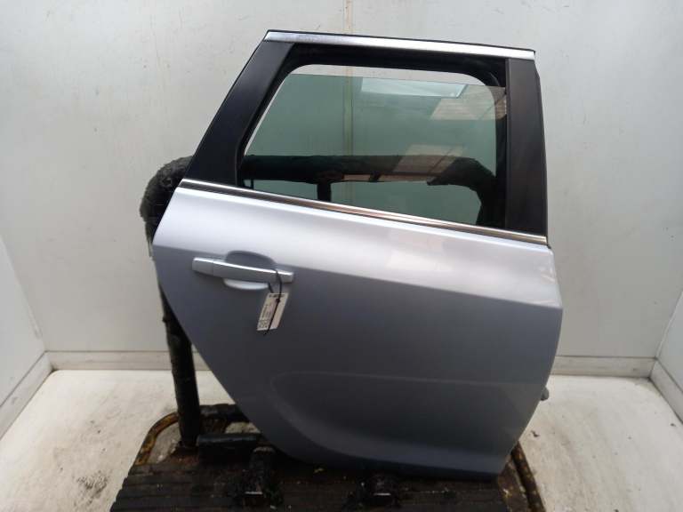 Vauxhall Astra Right Rear Door O/S 2009-2018 Silver 5 Door Estate 13301547