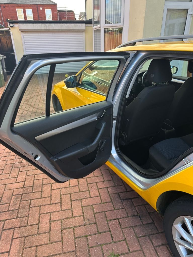 Skoda, OCTAVIA, Estate, 2014, Manual, 1598 (cc), 5 doors