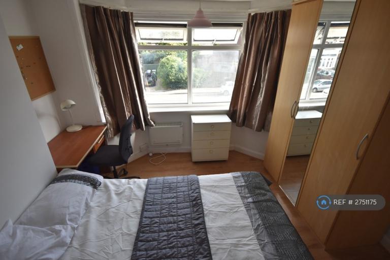 3 bedroom house in Burgess Road, Southampton, SO16 (3 bed) (#2751175)