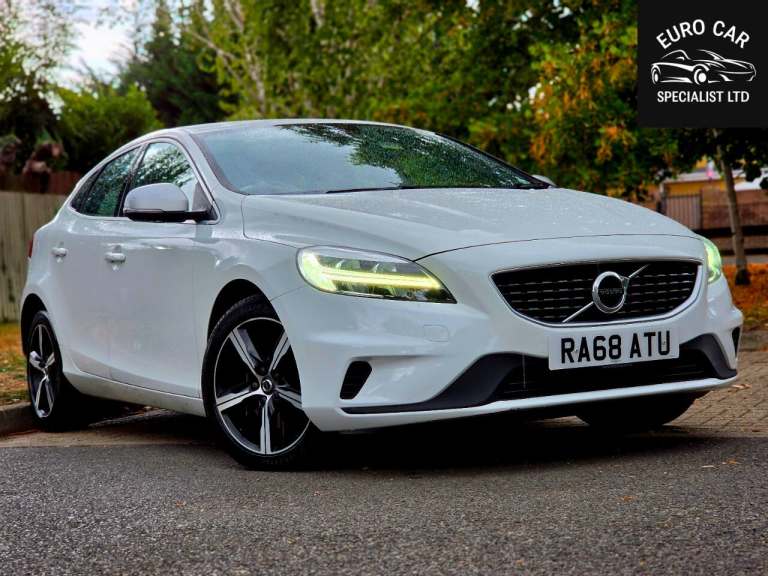 2018 Volvo V40 T2 [122] R DESIGN Nav Plus 5dr HATCHBACK Petrol Manual