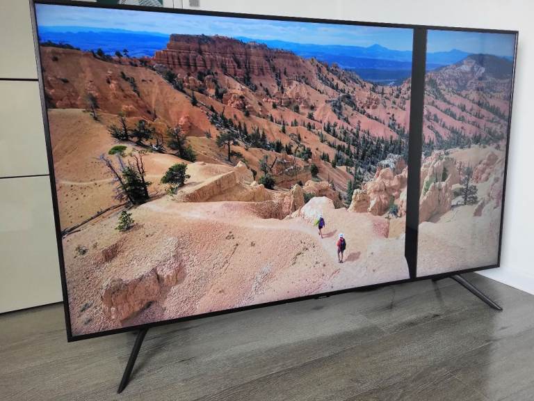 SAMSUNG 55 inch Smart 4K Ultra HD HDR LED TV - screen has a black line ...