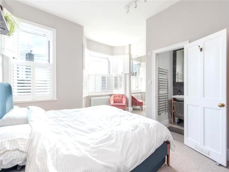  🏚️🌞  FANTASTIC DOUBLE BED IN CANARY WHARF!   🏚️ AVAILABLE NOW 