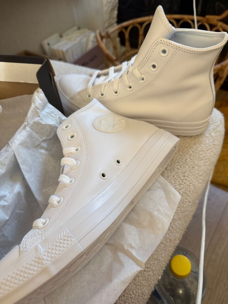 Converse Chuck Taylor All Star High Tops – White Leather, New