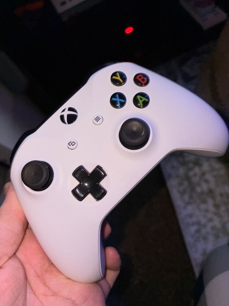 Xbox Series S 512GB white + controller , £240.00 for Sale in Linwood ...