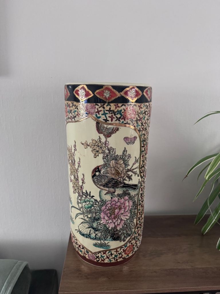 vintage and rare japanese qinglong period qing dynasty vase/umbrella stand. 