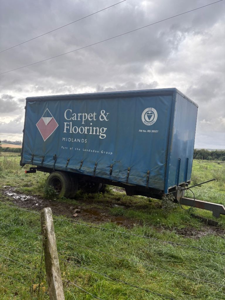 Small curtain Sider 