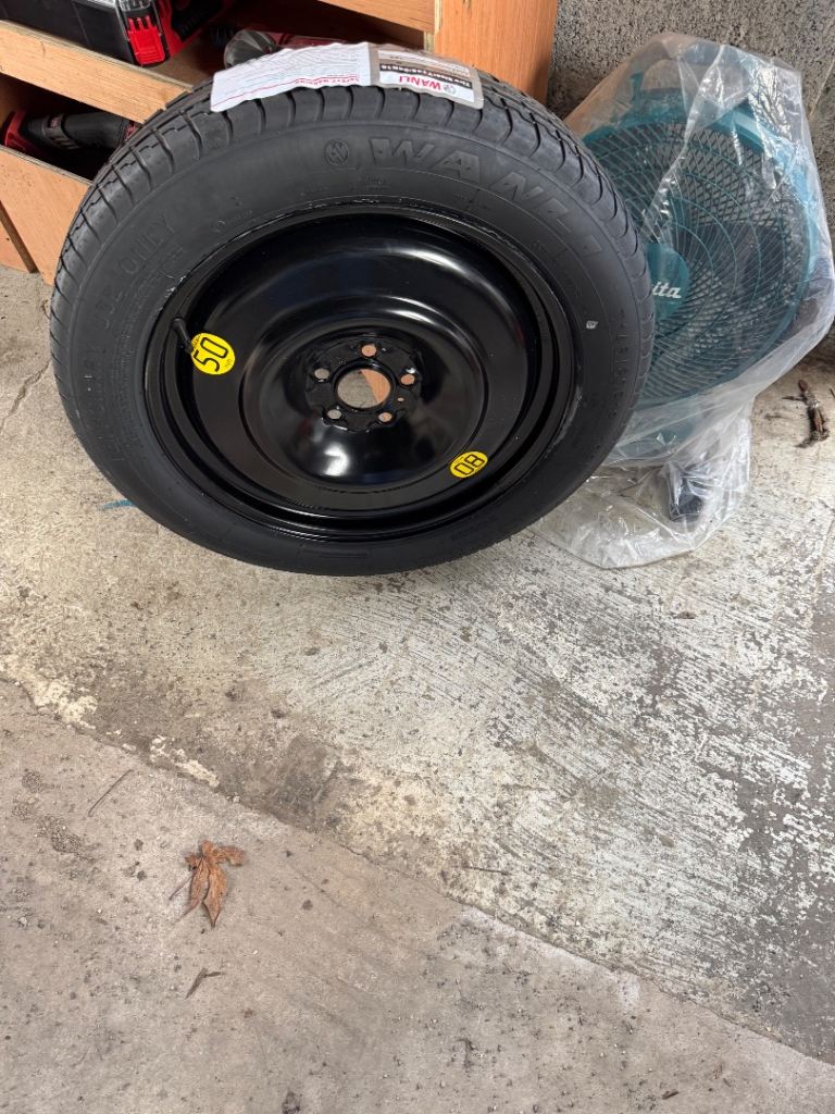 2021 Ford Kuga space saver wheel and brace