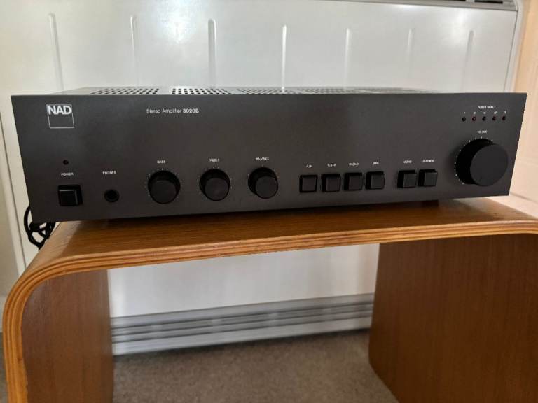 NAD 3020B Integrated Stereo Amplifier - Classic Hi-Fi