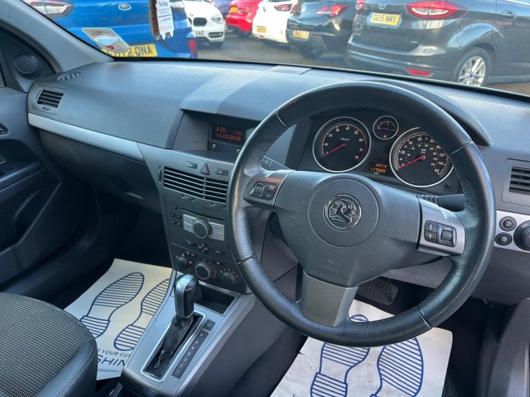 2006 Vauxhall Astra 1.8i 16V Design 5dr Auto HATCHBACK PETROL Automatic