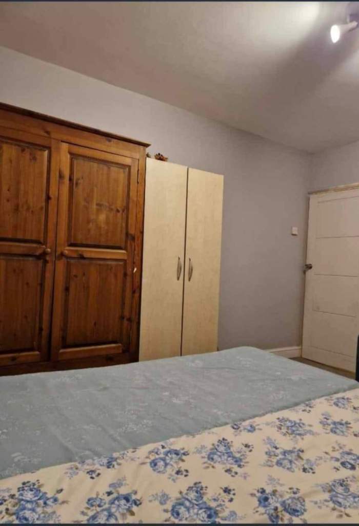 One large double room to rent for £720/month in RM7, Romford, London