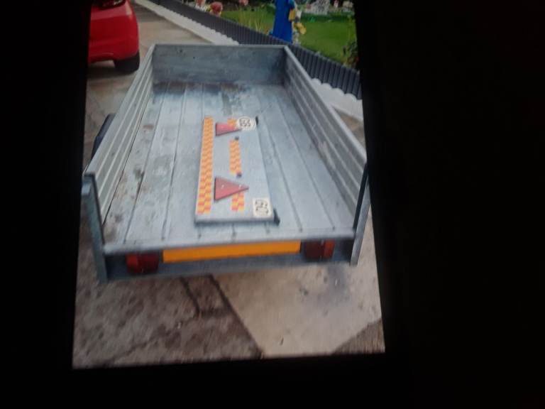 B.t.h galvanised trailer 5x3 as lift out tailgate new tyres new mudgaurds new rain cover 