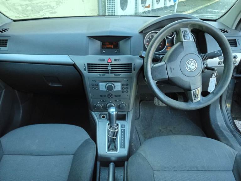 AUTOMATIC Vauxhall, ASTRA, Hatchback, 2005, Other, 1796 (cc), 5 doors