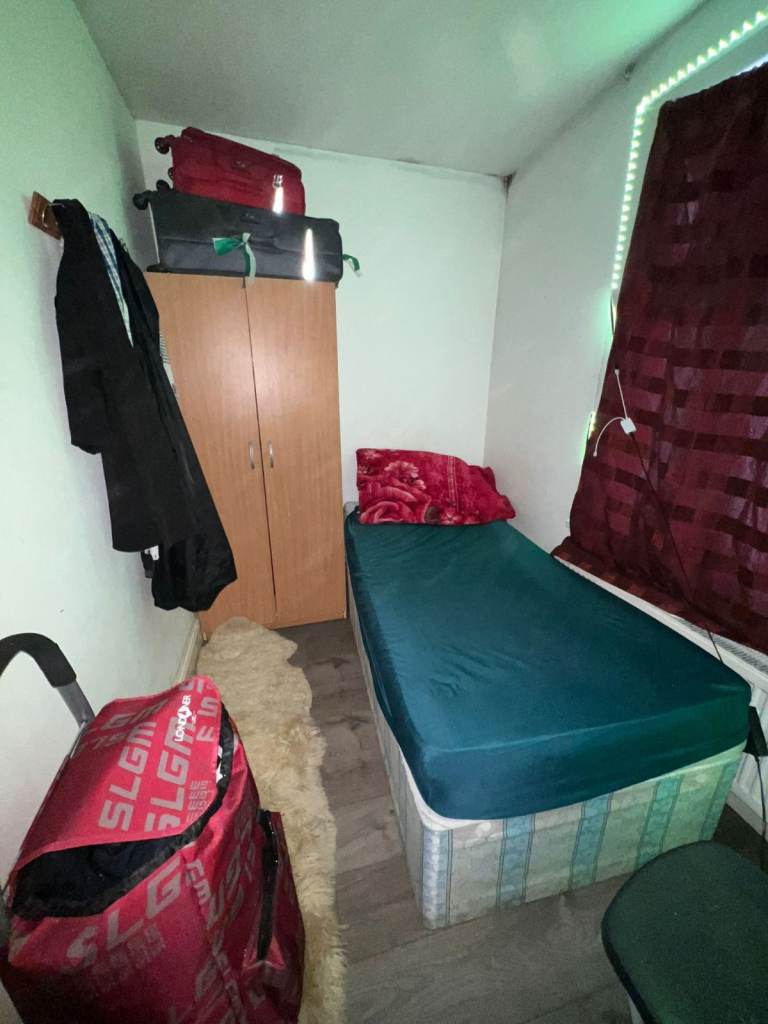 Single room Available in Barking 1 min, walk from station 