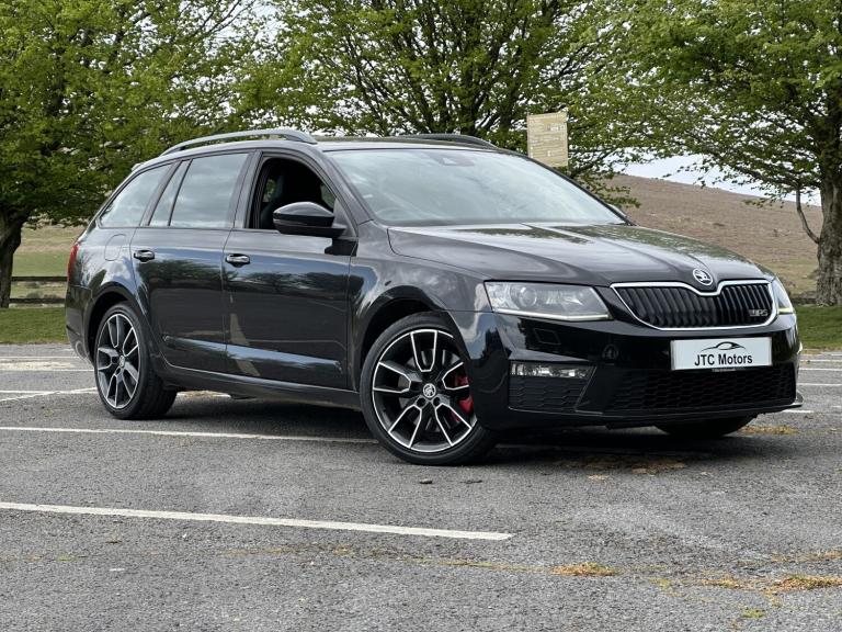 SKODA OCTAVIA 2.0 TDI CR vRS Estate Man, black, diesel + Â?35 road tax 2015