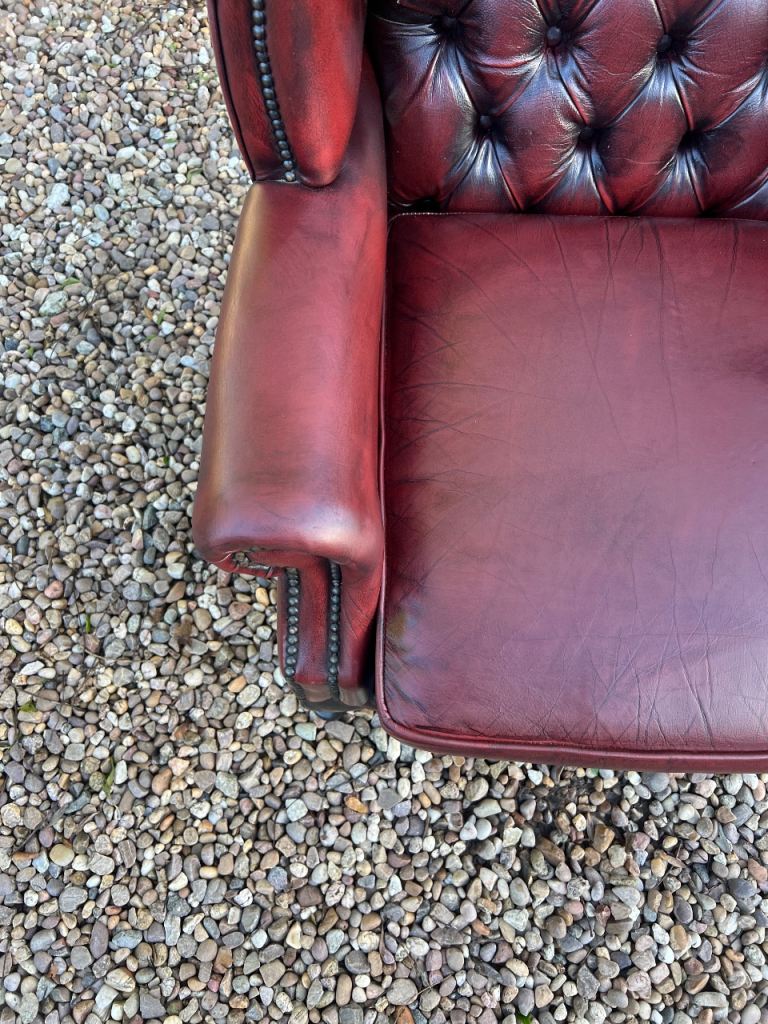 Beautiful Chesterfield Thomas Lloyd Oxblood Leather Queen Anne Chair