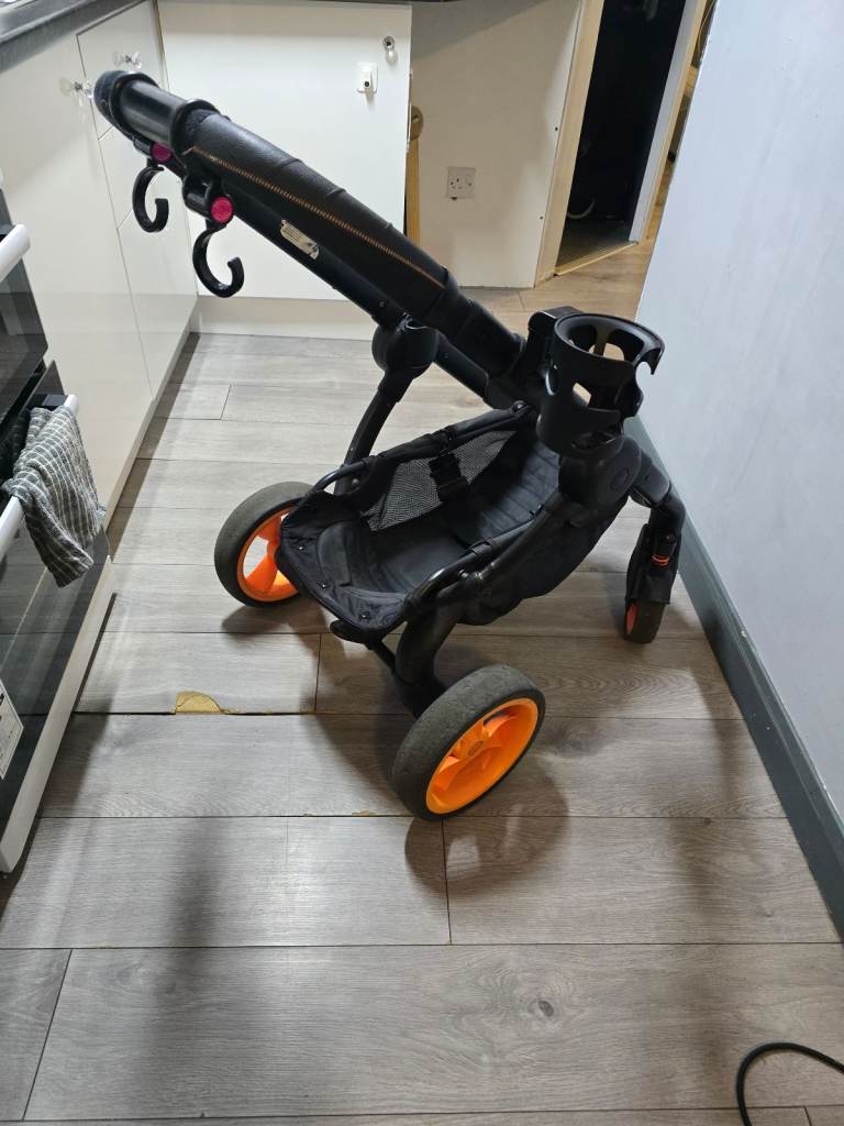 iCandy designer collection Peach-Black Carrycot & Pushchair Combo