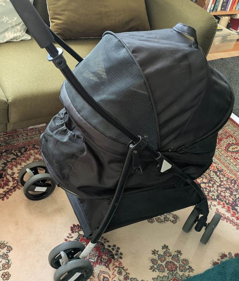 Small dog pet Stroller VGC
