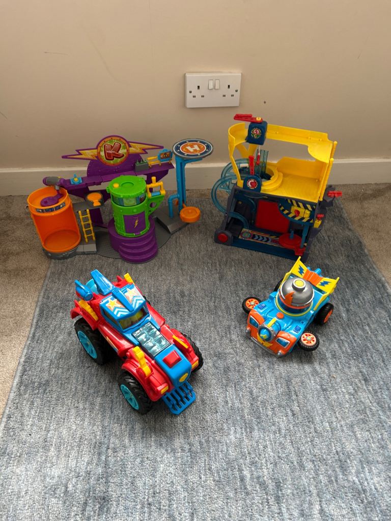 Super things play sets
