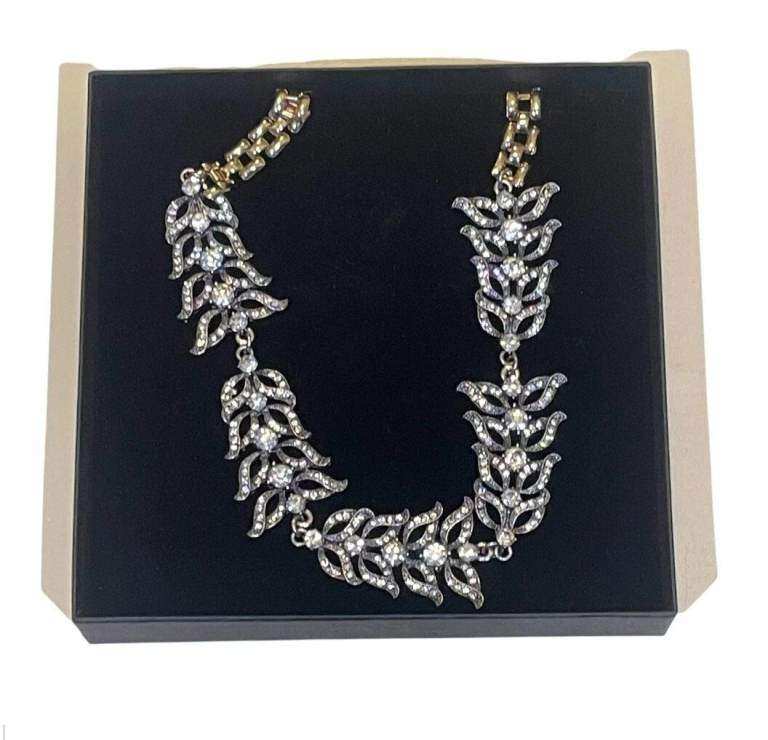 NECKLACE - New & Boxed