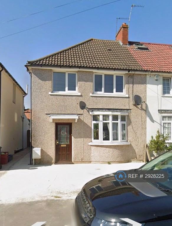 3 bedroom house in Percival Road, Feltham, TW13 (3 bed) (#2928225)