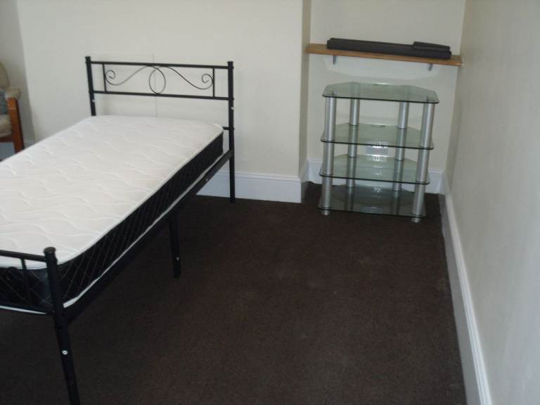 central Brighton room to rent. Lanes area