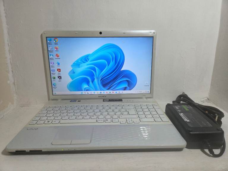 Sony PCG-71911M 15.6inch 8/750GB HDD Intel-Core i5 CPU Win 11 + Act Microsoft Office  Laptop