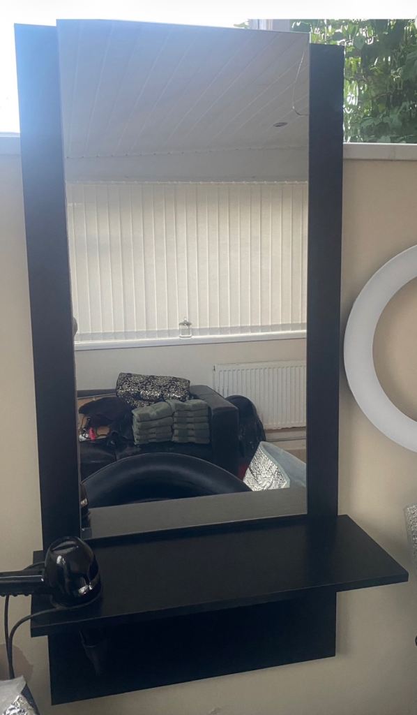 Styling unit for hairdressers 