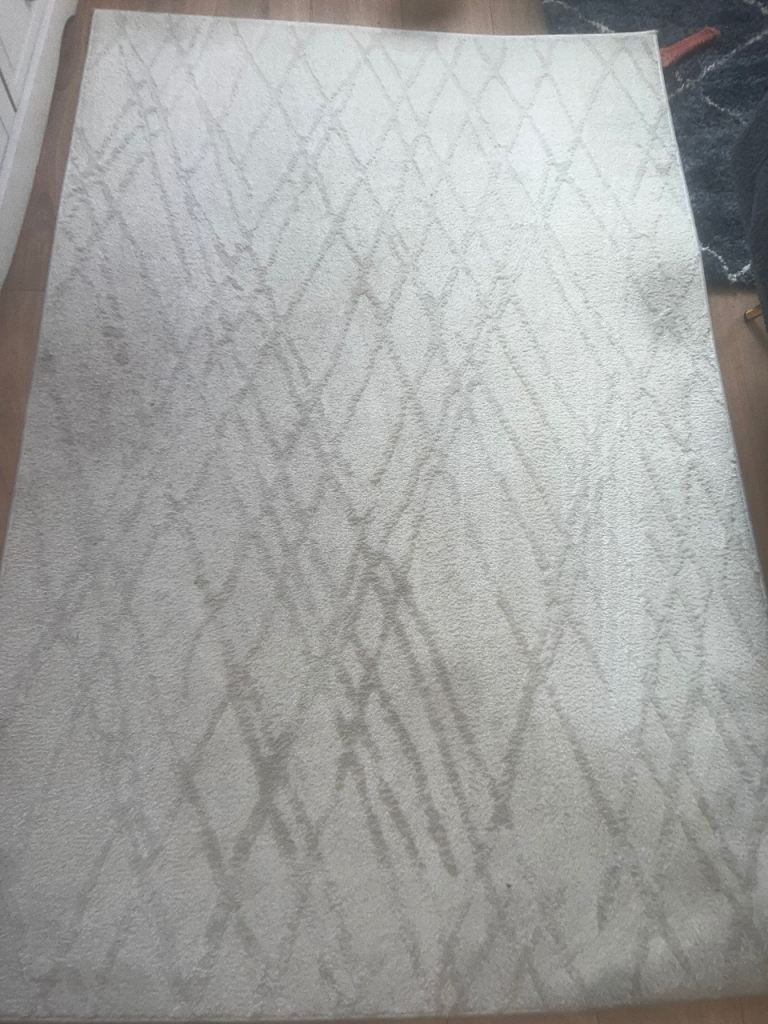 Cream  carpet 115x170 