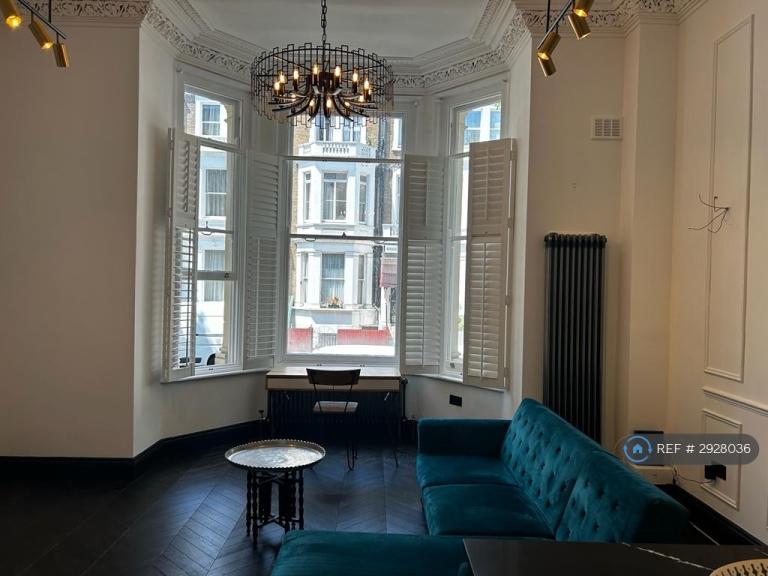 1 bedroom flat in Penywern Road, London, SW5 (1 bed) (#2928036)