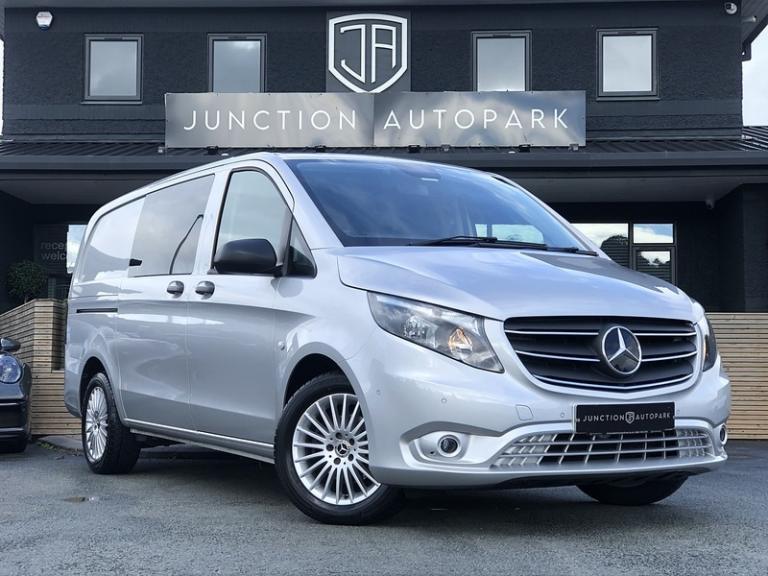 2022 Mercedes-Benz Vito 116CDI Premium Crew Van 9G-Tronic PANEL VAN DIESEL Automatic