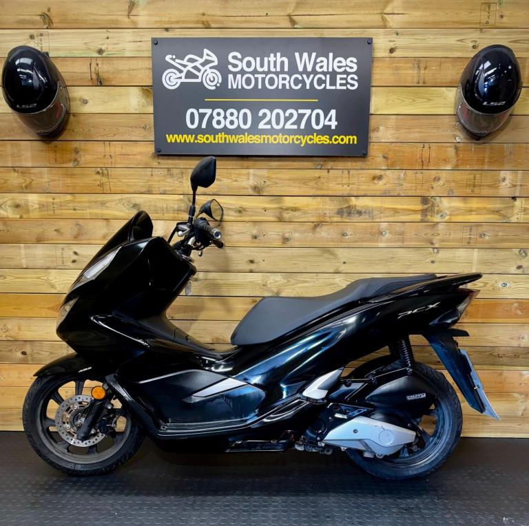 Honda PCX 125 / 2020 model / covered 21.2k miles 