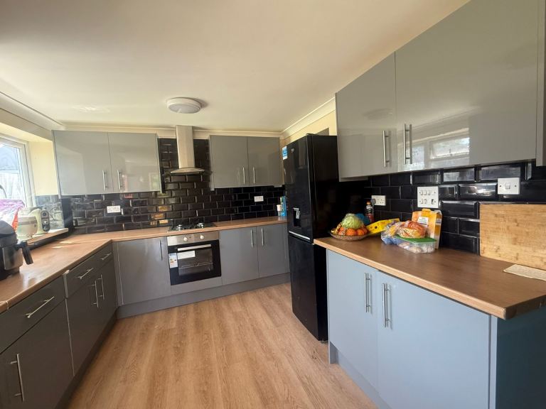 LARGE ROOM, ALL BILLS INCLU, FULLY FURNISHED SO16 -🔥 LAST ROOM AVAILABLE