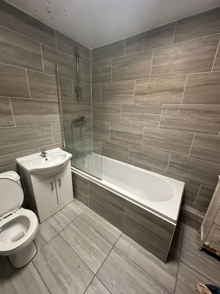 2 bedroom bungalow available now