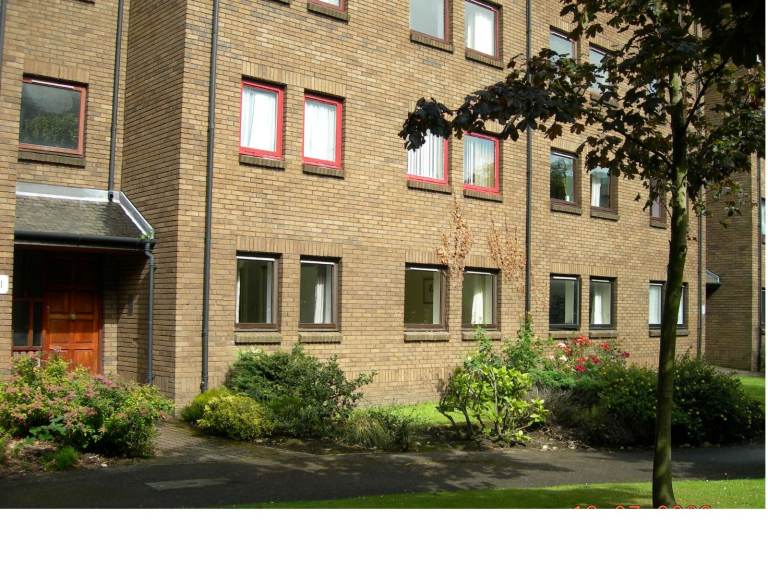 Two bedroom flat close to Edinburgh University