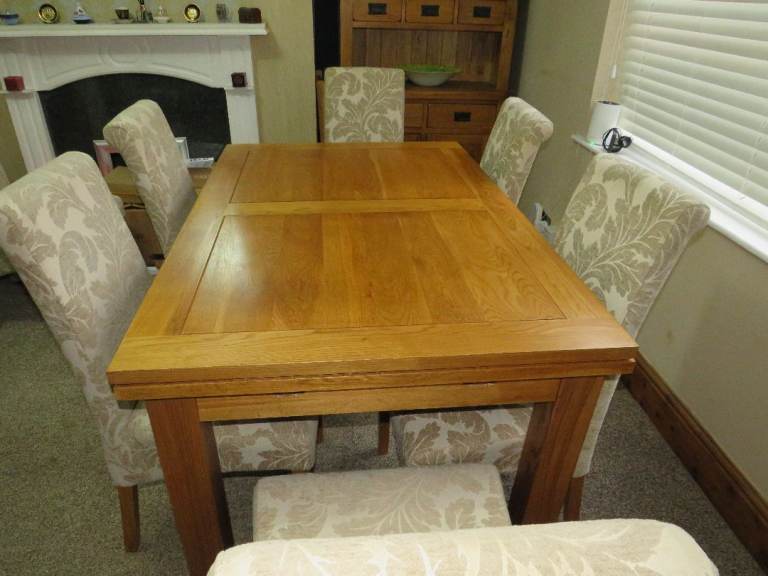 Oak Furnitureland 8 Seater Extendable Dining Table with 8 Chairs and ...