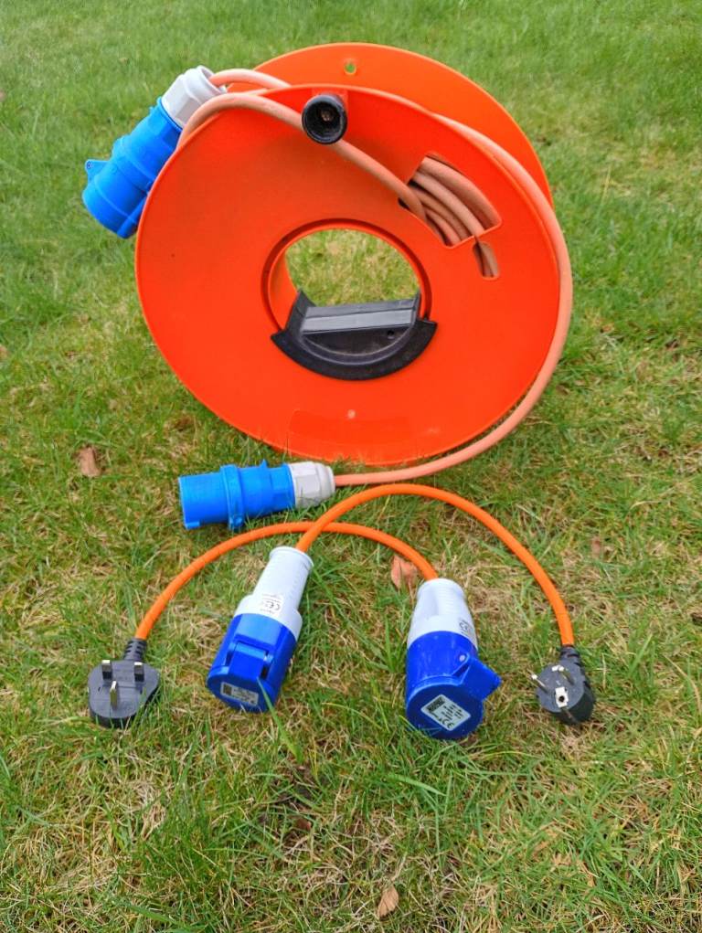 Caravan/Motorhome cable 25m with 3 pin &2 pin adaptor