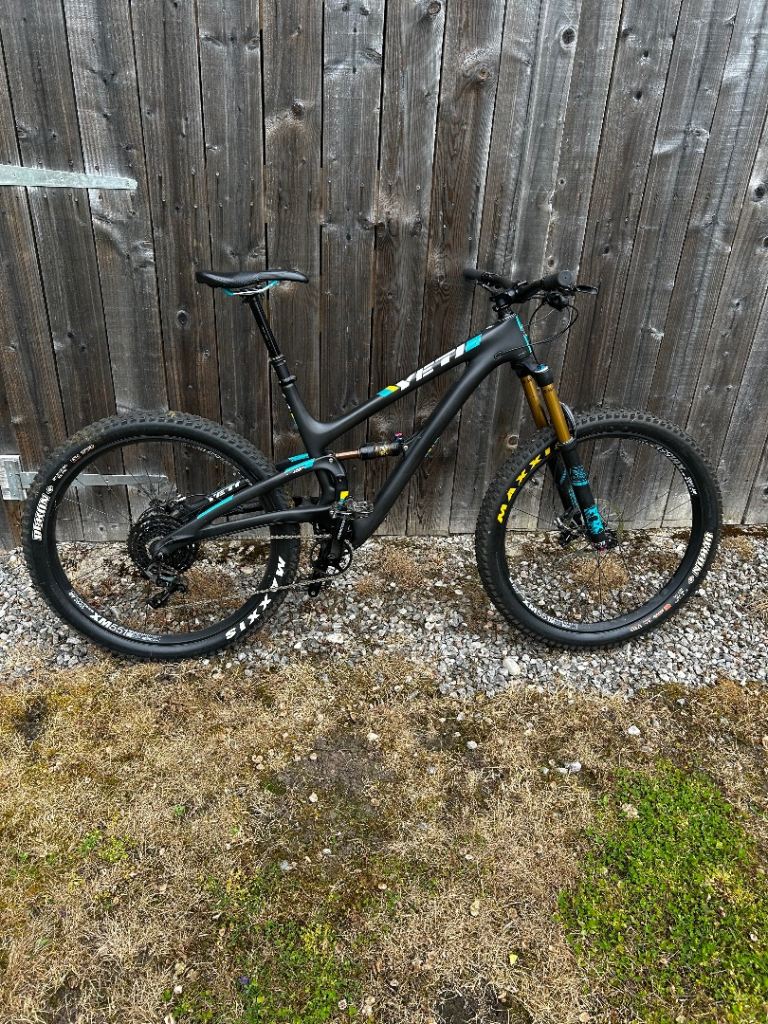 Yeti SB5+ Carbon Mountain Bike 27.5 Trail Beast