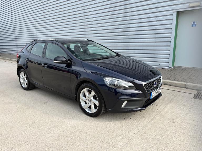 2015 Volvo V40 Cross Country 2.0 D4 Lux Nav Hatchback 5dr Diesel Manual Euro 6