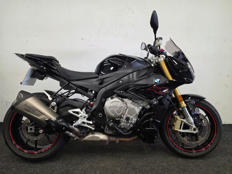 BMW S 1000 R SPORT ** RIDER MODES - QUICKSHIFTER - AKRAPOVIC EXHAUST **
