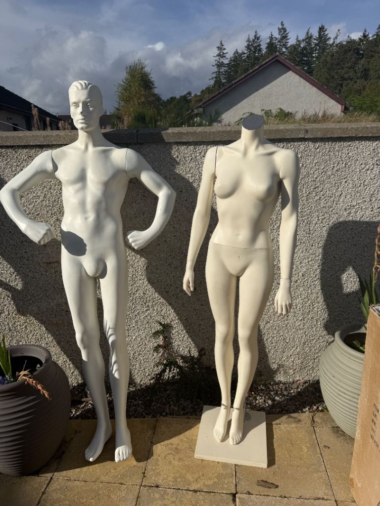 4 Full-Size retail Display Mannequins – £200 ONO