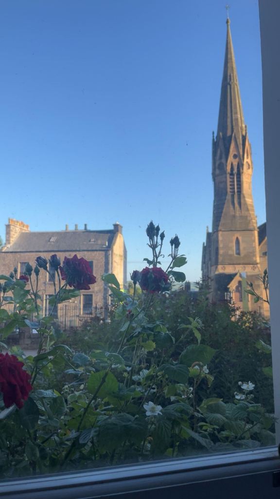 Charming 2bed/1bath Flat with Garden Available Now!