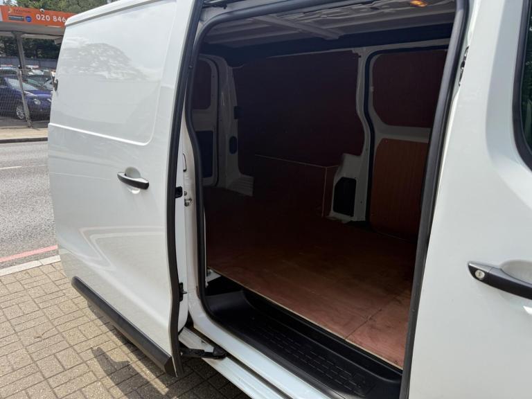 2020 Vauxhall Vivaro 2900 1.5d 100PS Dynamic H1 Van PANEL VAN DIESEL Manual