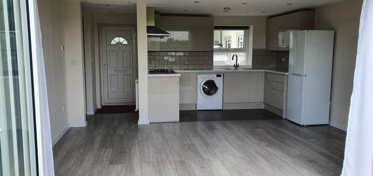 1 Bed Bungalow, Tadworth, KT20