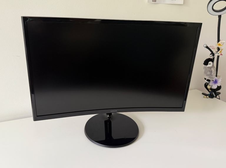 Samsung curved LED Monitor 24" 