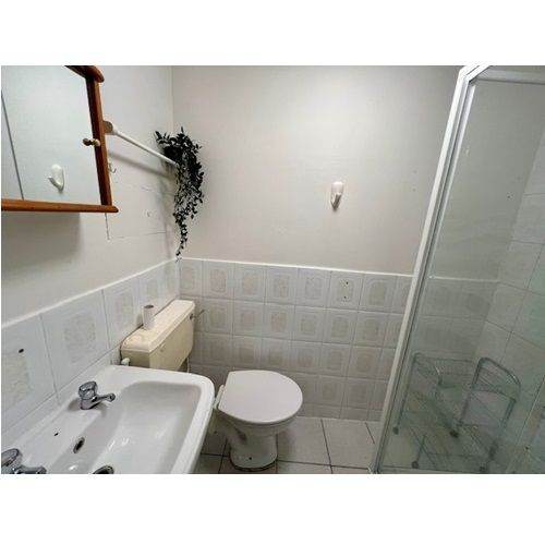 Double Studio With Balcony in Prince's Square, Notting Hill/Bayswater, W2 4PX *** Bills Inc***