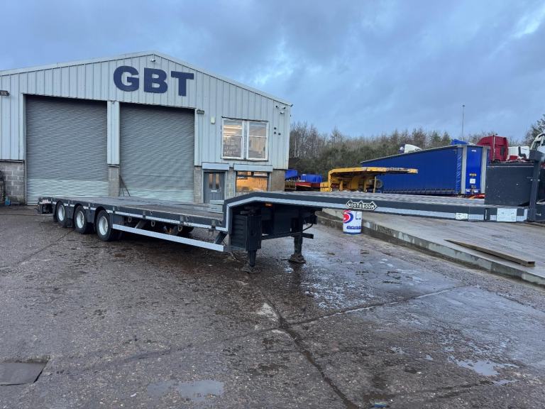 Nooteboom low loader trailer 
