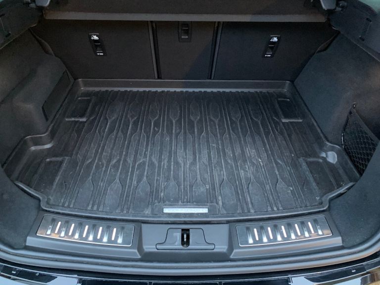 Range Rover Evoque rubber car mat set (including boot mat)