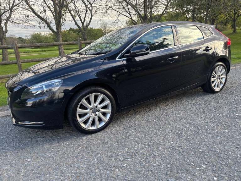 2014 Volvo V40 D3 SE Lux Nav 5dr HATCHBACK Diesel Manual