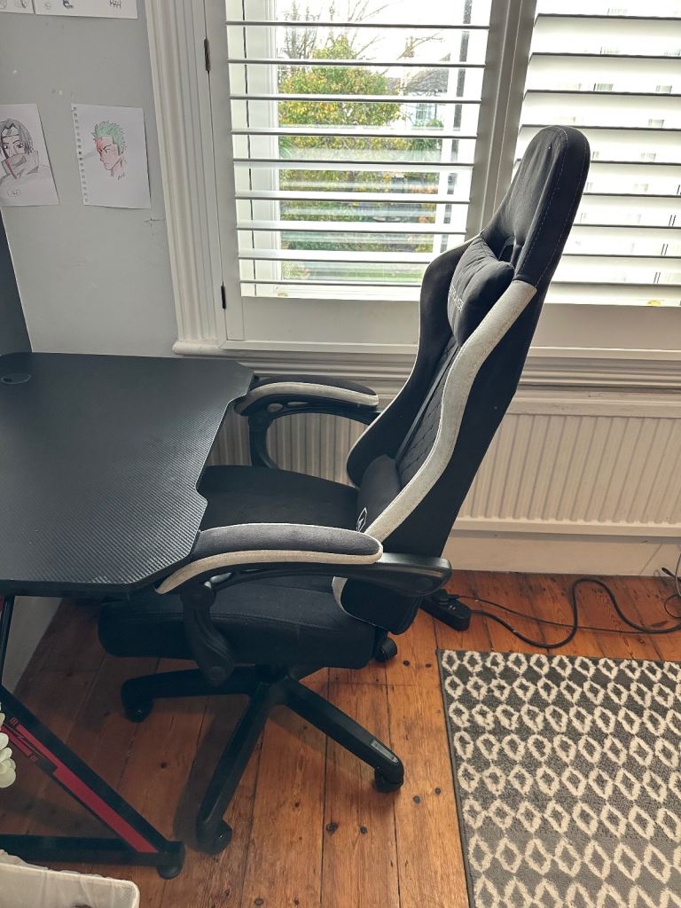 GT PLAYER Gaming Desk + Chair (£60 ONLY)