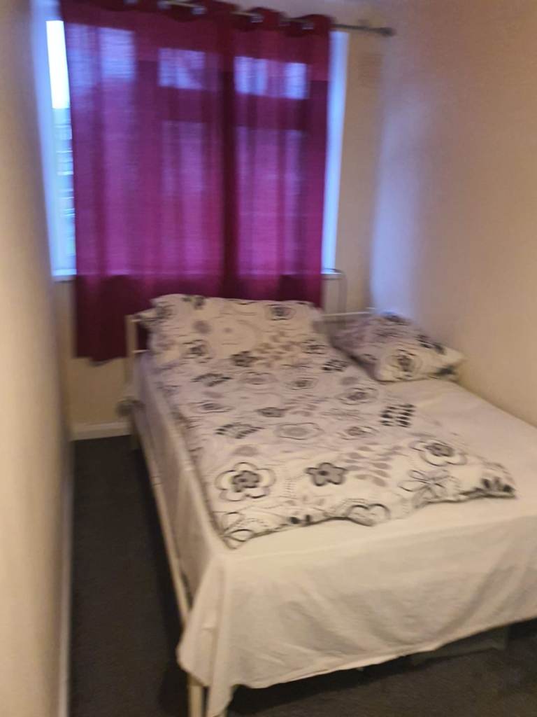 Single bedroom for rent 